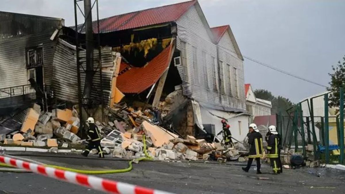 Un edificio destruido por un ataque ruso en Sumi, Ucrania