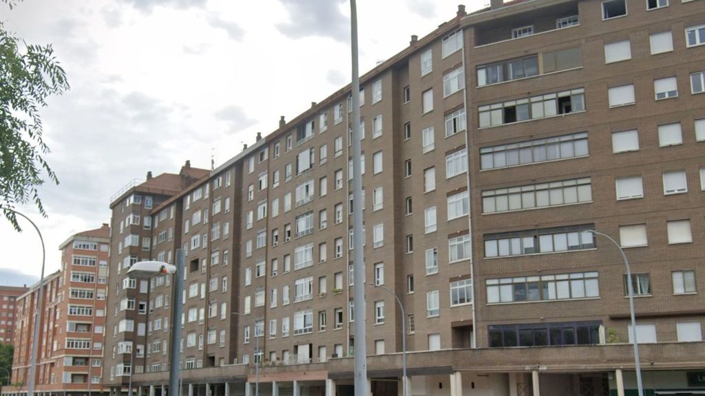 Edificio de ocho pisos en Vitoria-Gasteiz, Álava