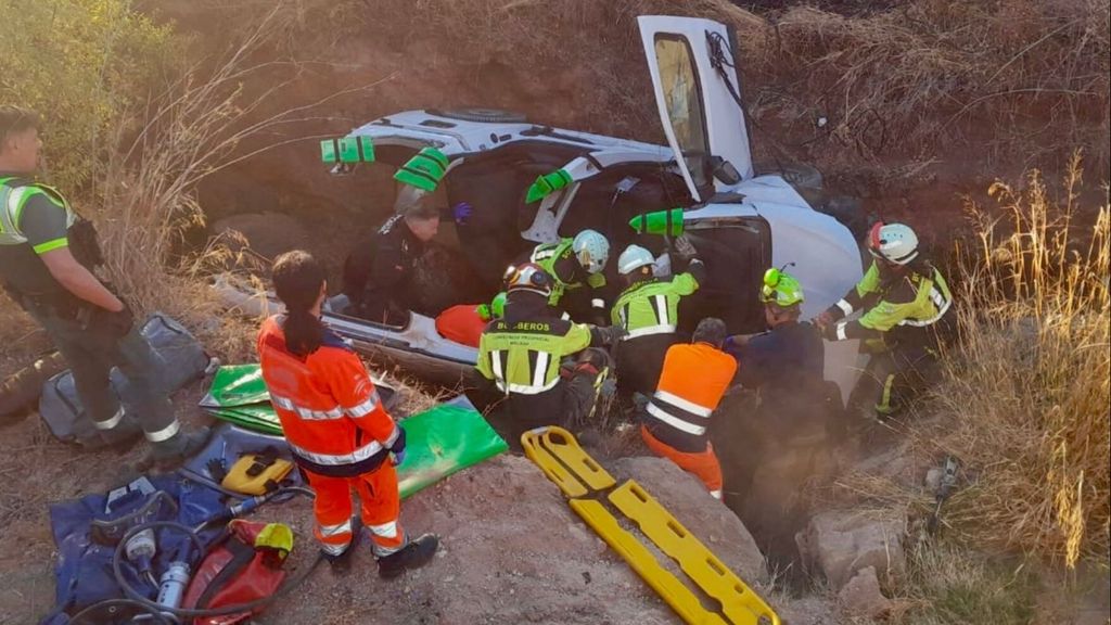 Furgoneta blanca accidentada en Campillos, Málaga