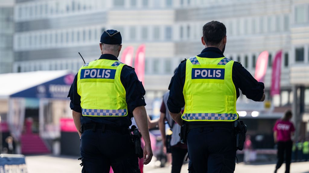 Dos agentes de la Policía Sueca