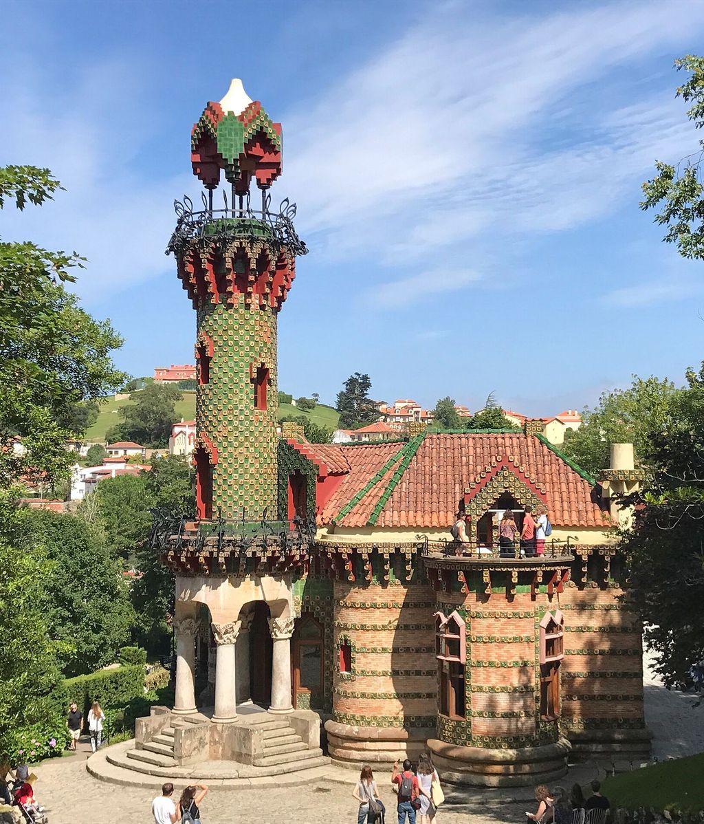 El Capricho, un pequeño y delicioso edificio en Comillas creado por Antoni Gaudí.