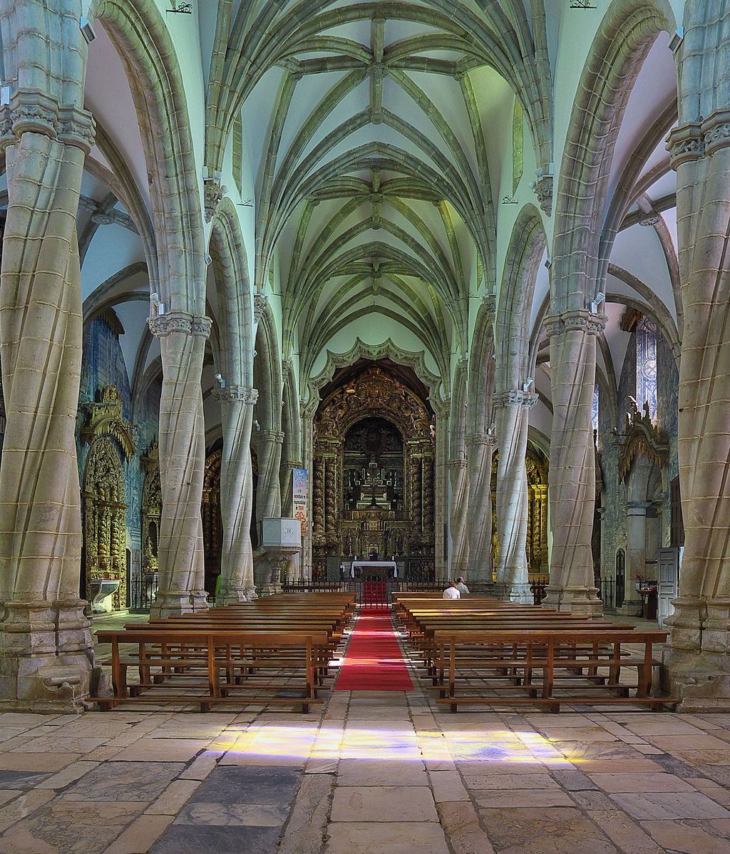 Interior de la iglesia de Santa María Magdalena, en Olivenza.