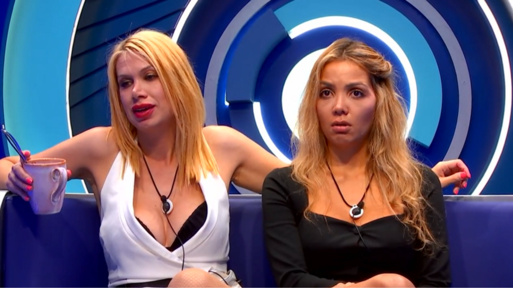 La reacción de Vanessa y Daniela al descubrir que Óscar las llamó "hijas de p***"