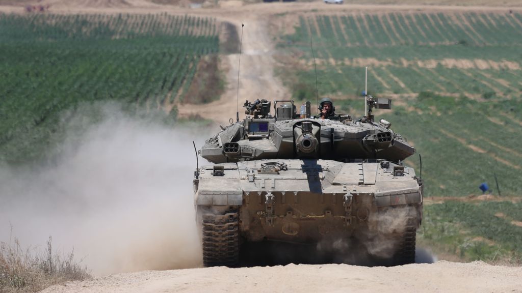 Un tanque israelí durante una operación terrestre en Gaza