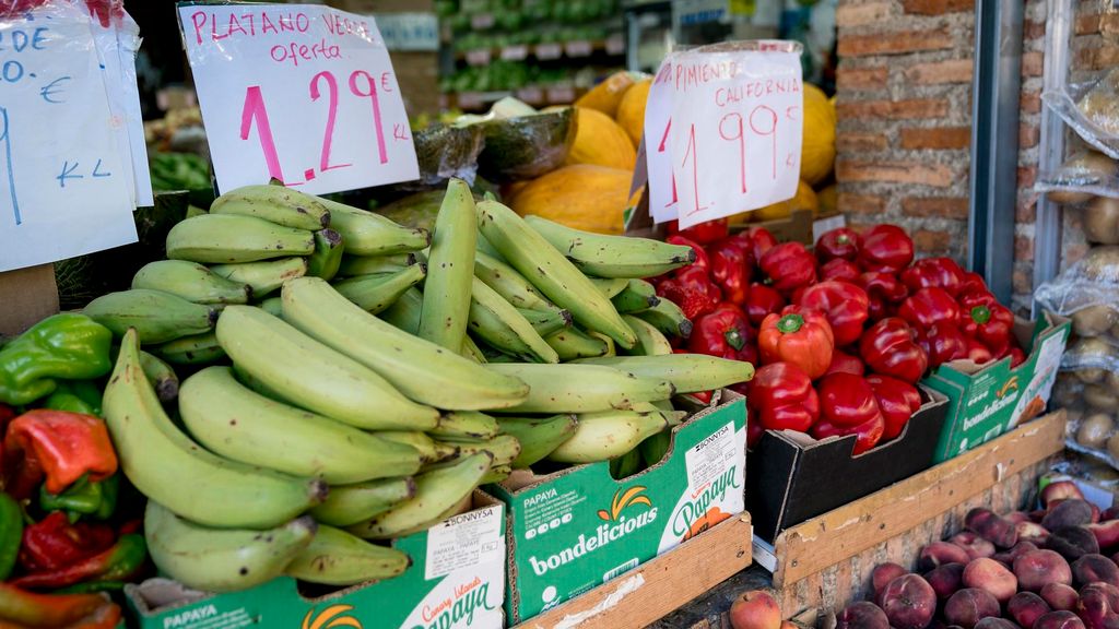 Archivo - El valor que más se ha multiplicado, desde su precio de orgien hasta destino, ha sido el de los plátanos con un precio de hasta 7, 66 veces más.