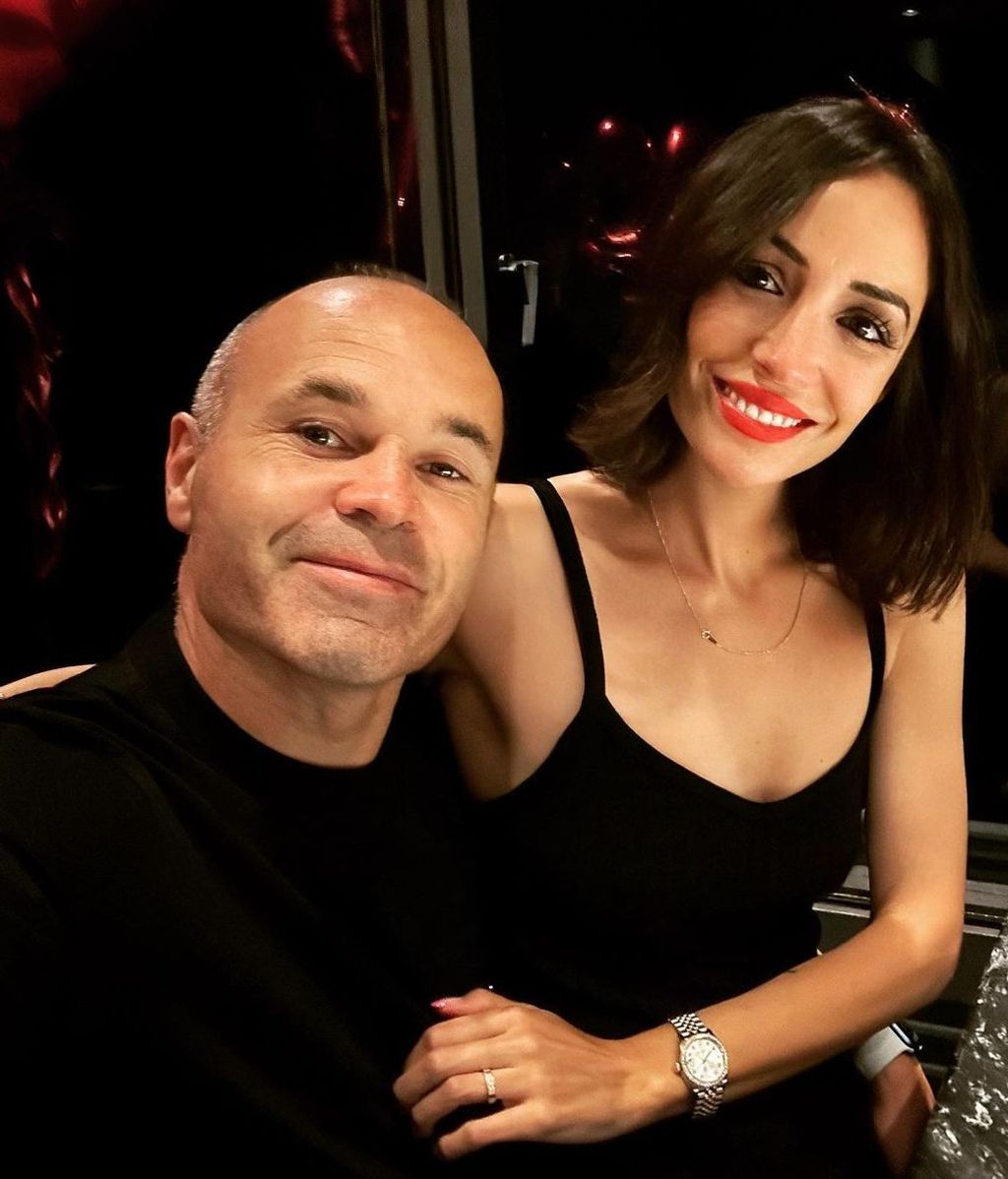 Andrés Iniesta y Anna Ortiz.