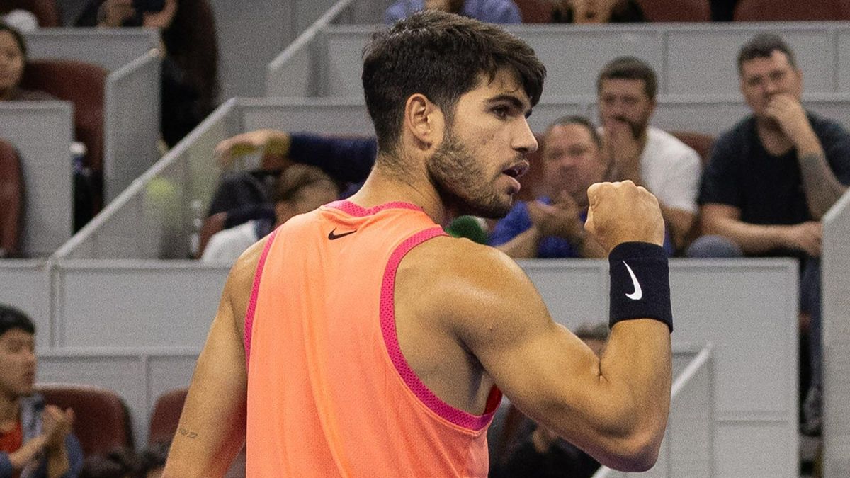 Carlos Alcaraz se impone a Daniil Medvedev y jugará la final del torneo de Pekín