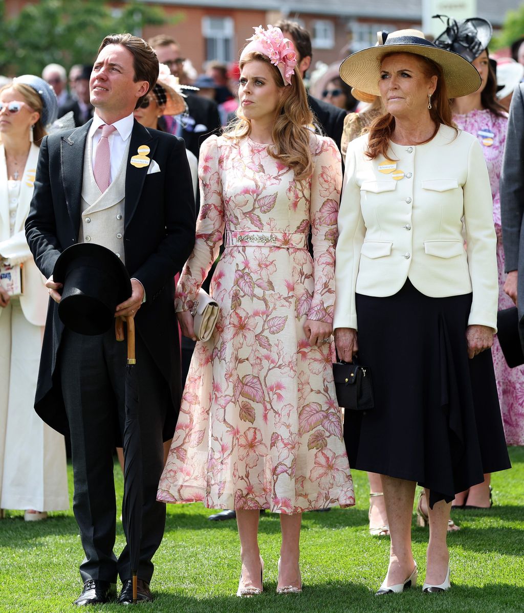 Edoardo Mapelli, Beatriz de York y Sarah Ferguson en una imagen de archivo.