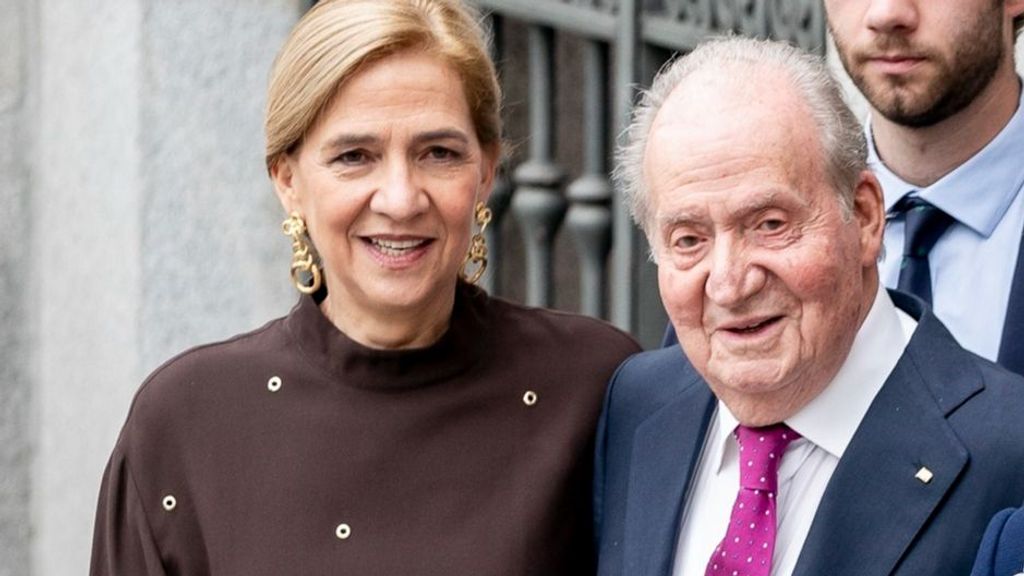 La infanta Cristina y el rey emérito Juan Carlos en una imagen de archivo.