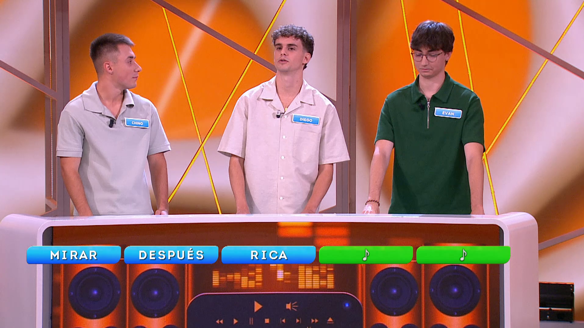 Los 'Futbolistas victoriosos' se hacen con 'La minicadena'