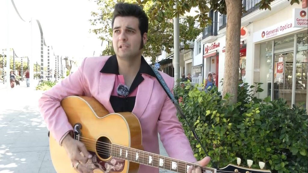 Así es el malagueño elegido como el mejor Elvis del mundo