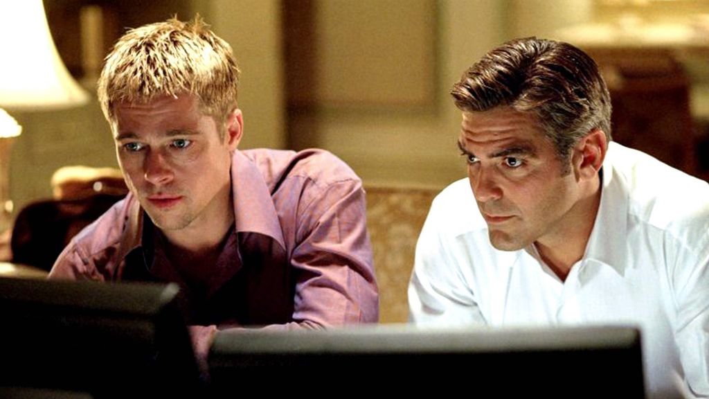 Brad Pitt y George Clooney, más elegantes que nunca en ‘Ocean’s eleven’.