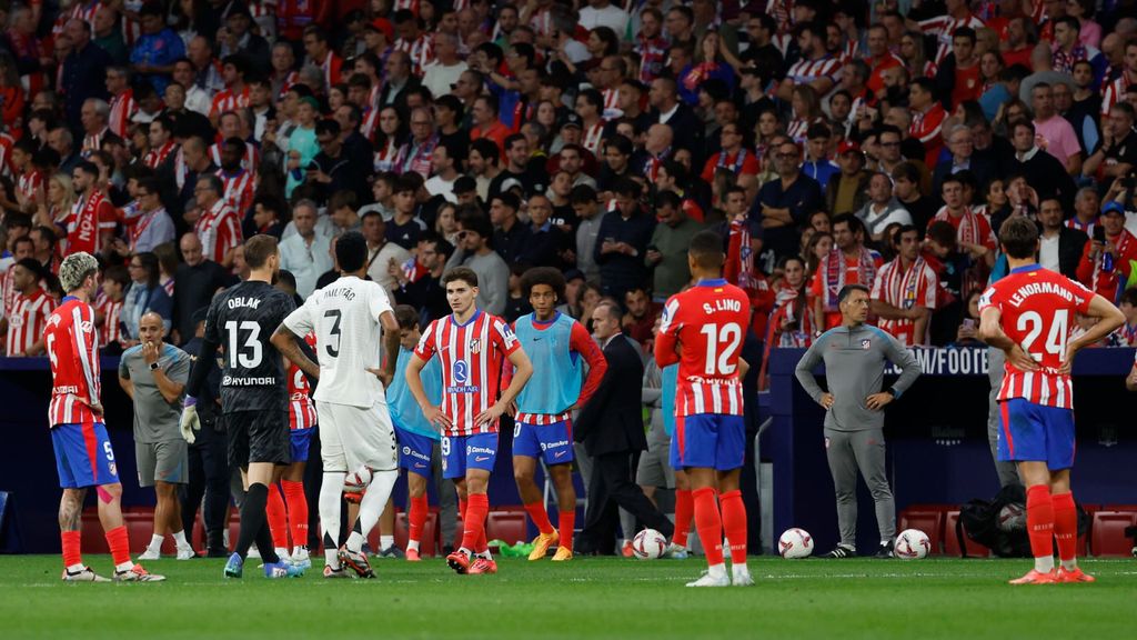 El Atlético de Madrid, sancionado por los incidentes del derbi en el Cívitas Metropolitano