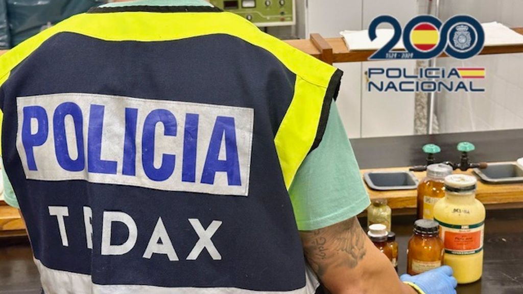 La Policía Nacional interviene en 23 centros educativos gallegos ácido pícrico, una sustancia potencialmente peligrosa