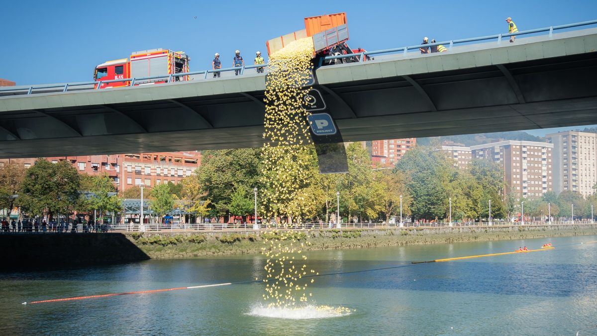 20.000 patitos de goma surcarán unos 600 metros por la ría de Bilbao