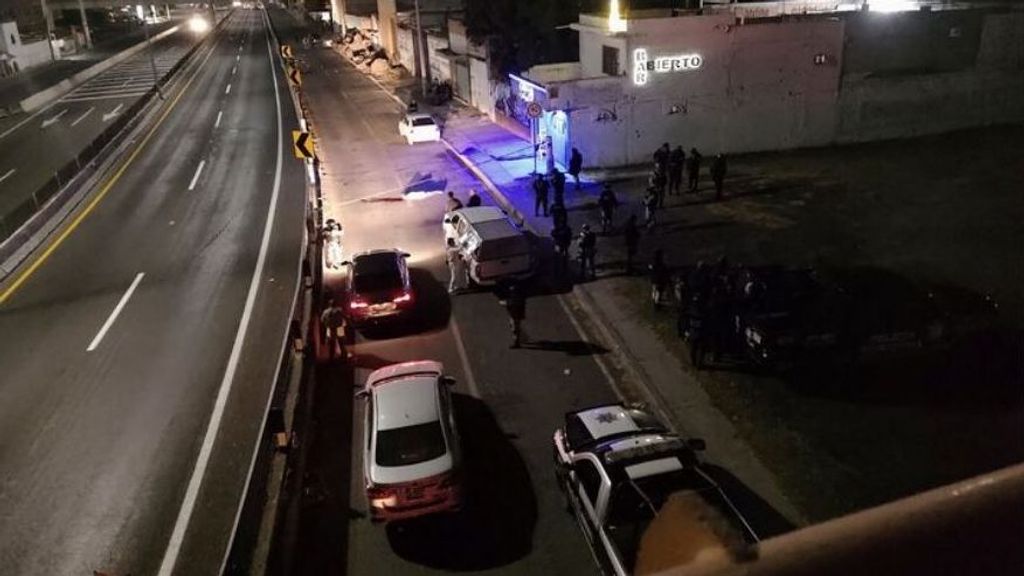 Operativo policial en un bar de Guanajuato, estado de México, contra grupos criminales.