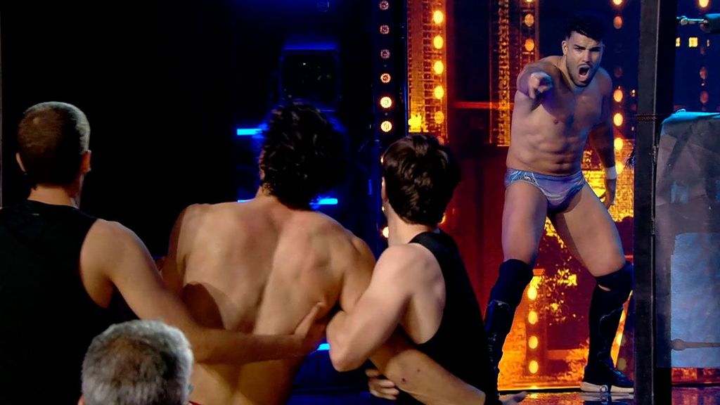 Pol Badía se da de leches en una pelea de lucha libre con su equipo 'La triple W': "Vaya hostias que se dan" Got Talent Temporada 10 Top Vídeos 62