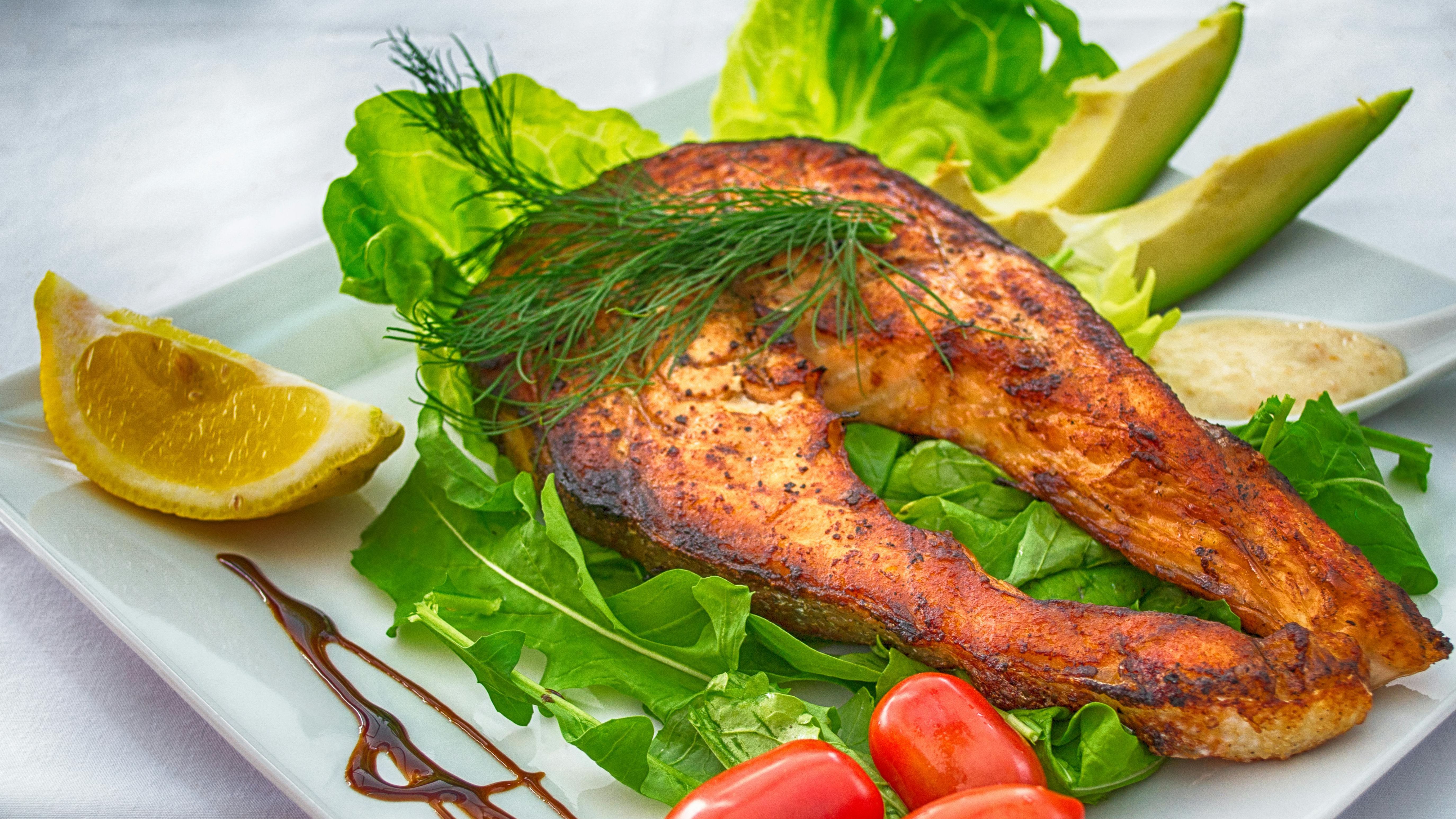 El salmón es una fuente natural de omega 3. FUENTE: Pexels