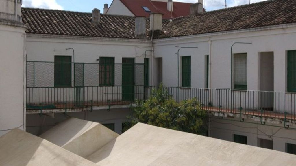 Patio interior del antiguo cuartel de la Guardia Civil en Linares