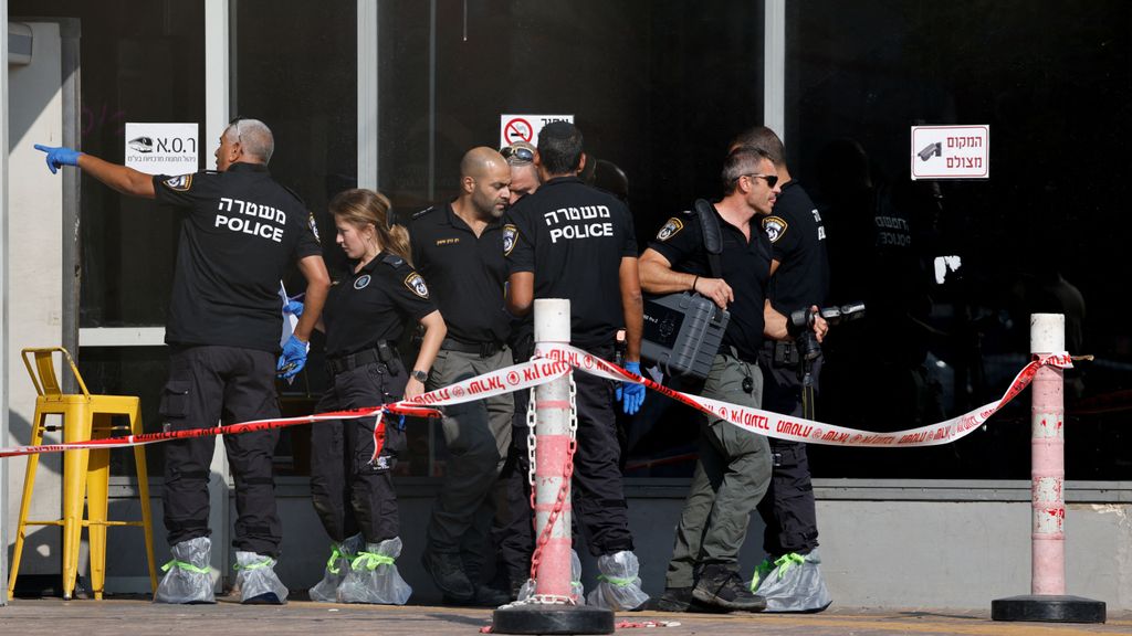 Una policía muerta, diez heridos y un atacante abatido a tiros en la estación de autobuses de Beersheba