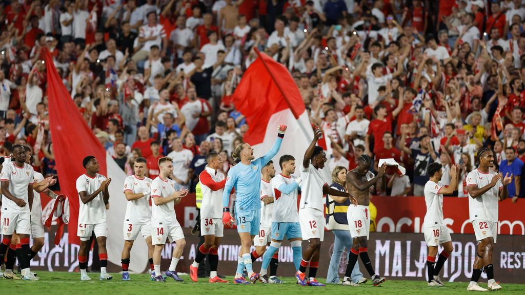 La bandera ‘antibetis’ de Isaac Romero en el Pizjuán enciende un nuevo debate en las redes tras el derbi sevillano