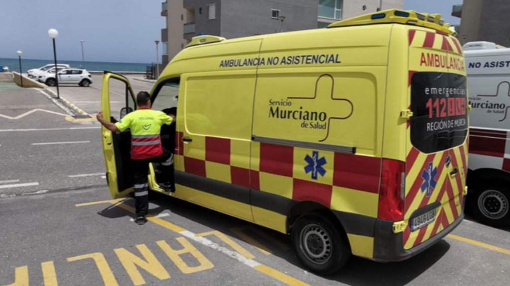 Muere un hombre de 30 años al ser aplastado por un barco de la empresa náutica en la que trabajaba en Balsicas, Murcia