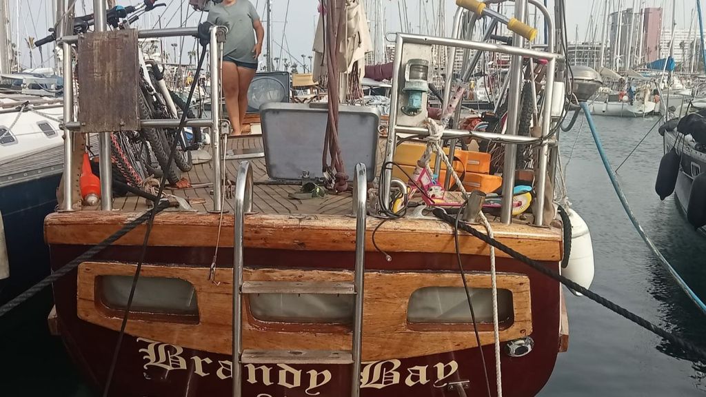 El caso de la familia estafada que lleva 4 meses viviendo en un barco