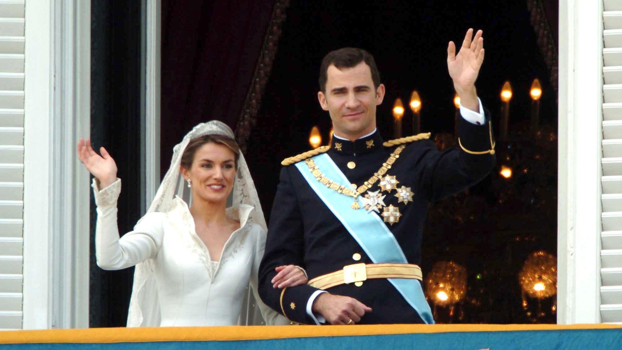 Los reyes Felipe VI y doña Letizia en su boda. FUENTE: Cordonpress