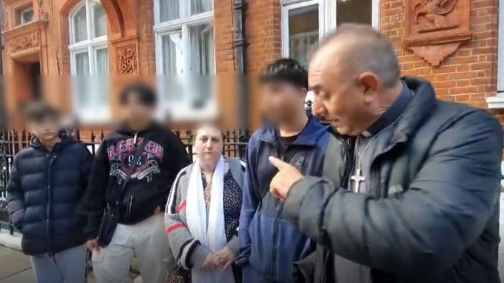 Olga Conde: la mujer maltratada que se encuentra atrapada con sus hijos en Inglaterra