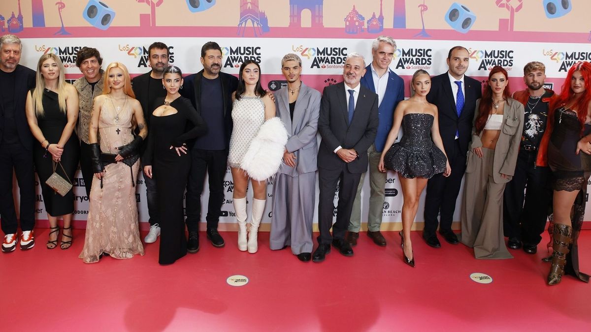 Posado familiar de la cena de nominados de LOS40 Music Awards 2024