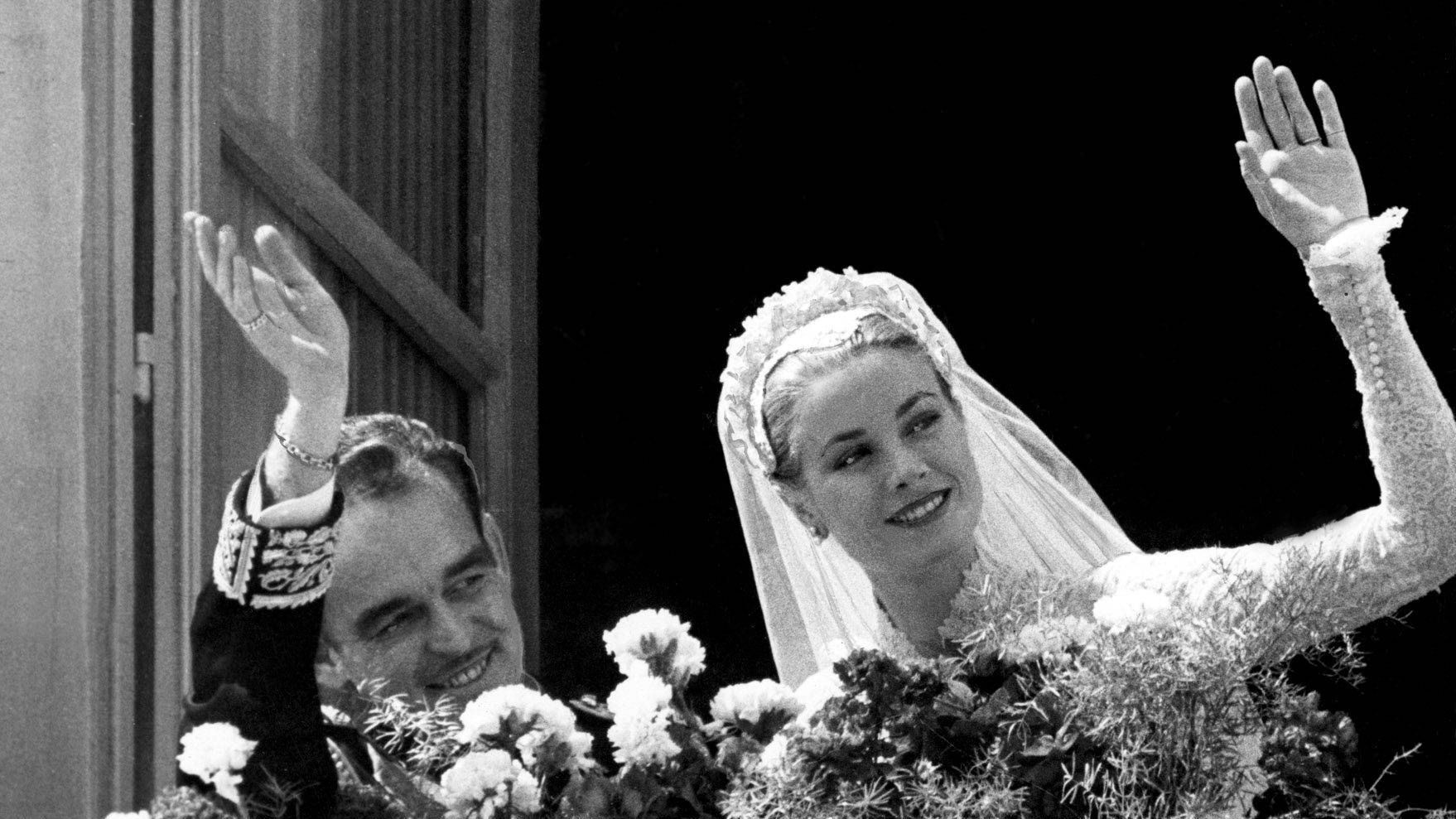 Rainiero de Mónaco y Grace Kelly el día de su boda. FUENTE: Cordonpress