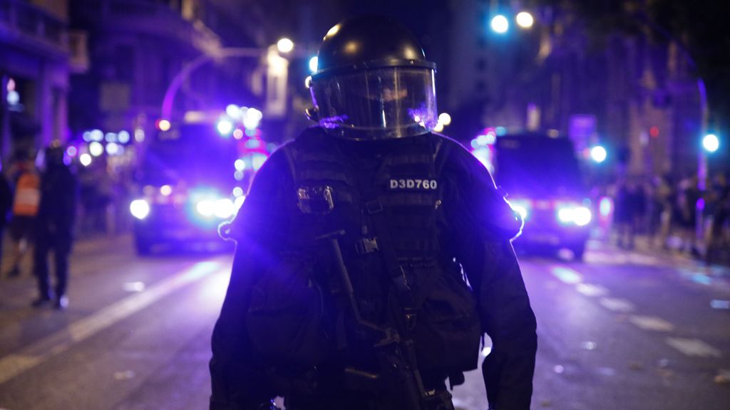 Un agente los Mossos d'Esquadra durante unas manifestaciones en Barcelona