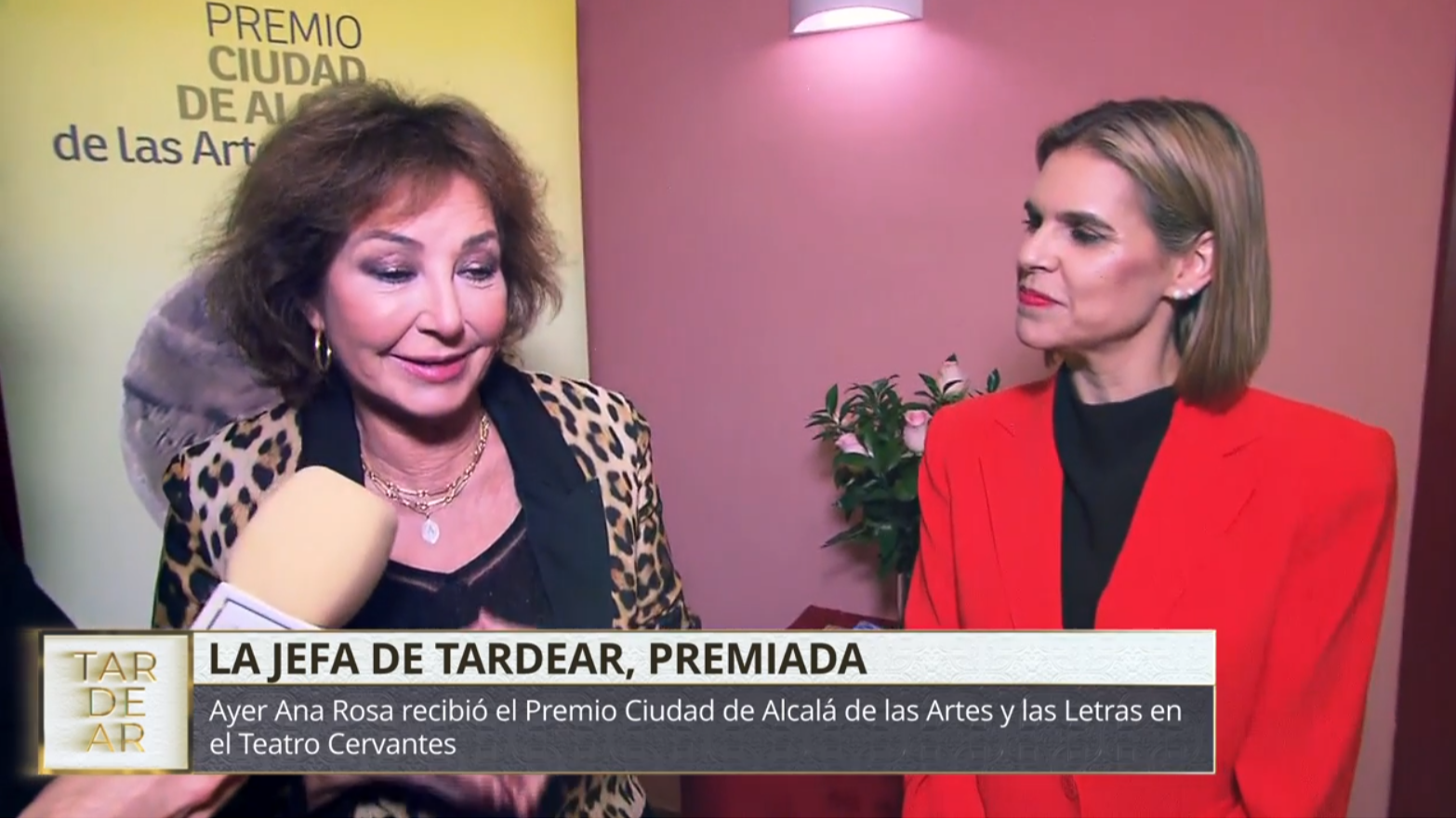 Ana Rosa junto con la alcaldesa de Alcalá de Henares