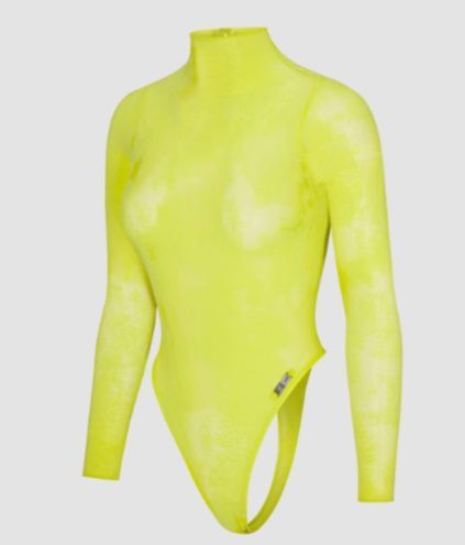 Body con cuello alto de malla en relieve