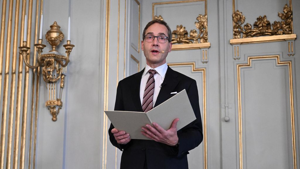 Mats Malm, secretario permanente de la Academia Sueca, anunciando el ganador del Premio Nobel de Literatura