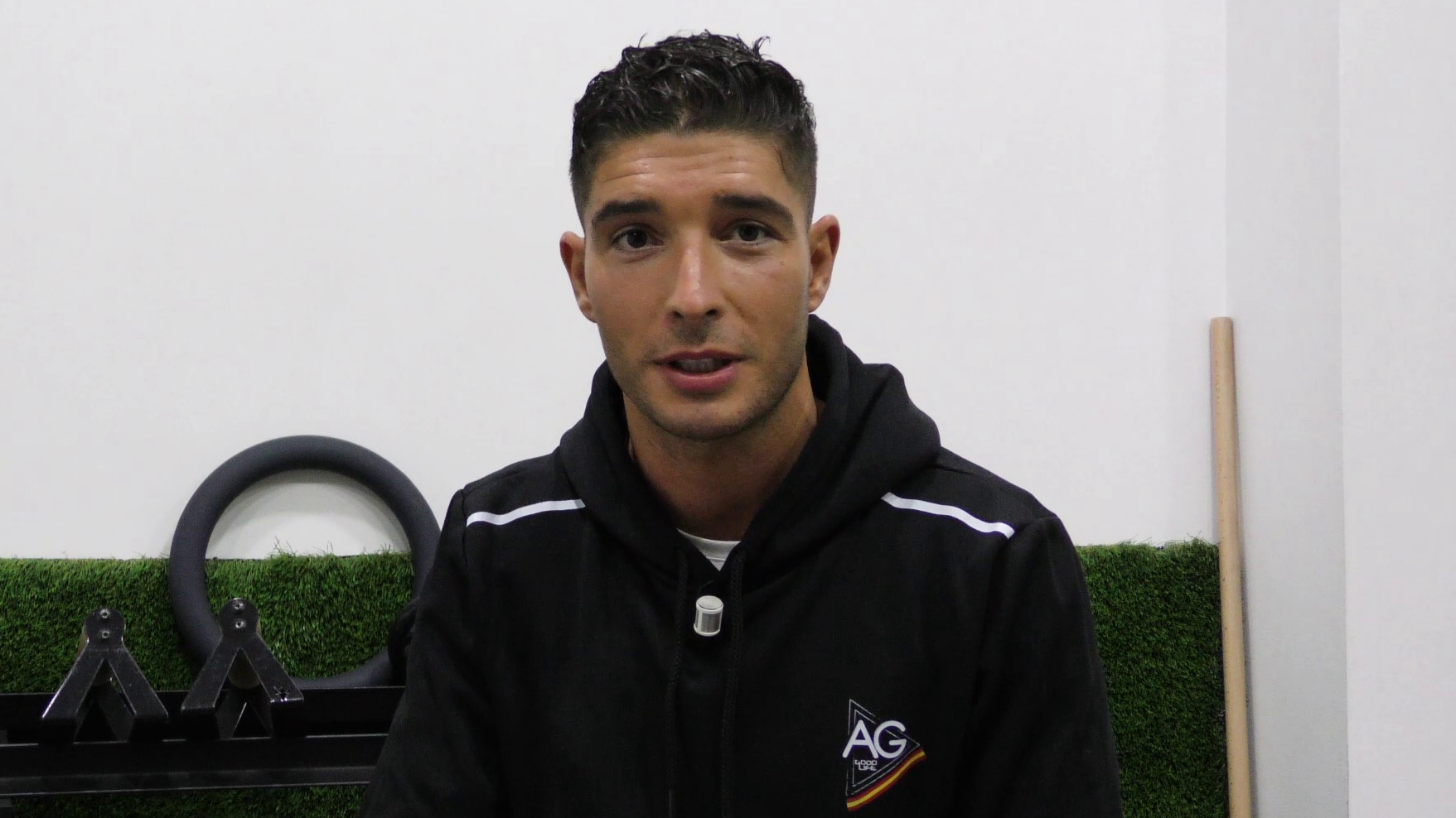 Álex Ghita responde, en exclusiva, a Adara Molinero