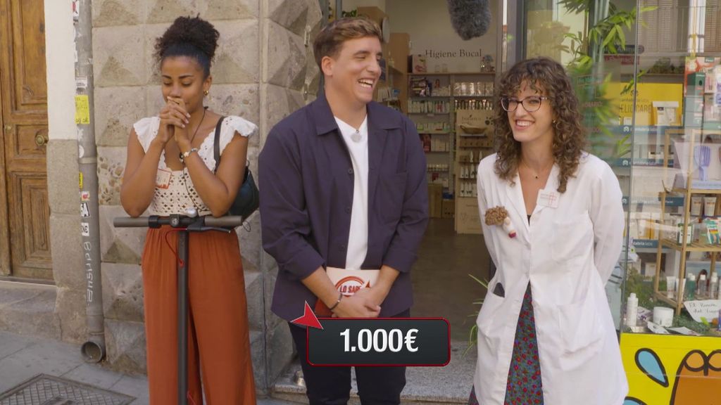 El cómico momentazo entre Xuso Jones y una viandante: ''¡Pareces de la familia!''