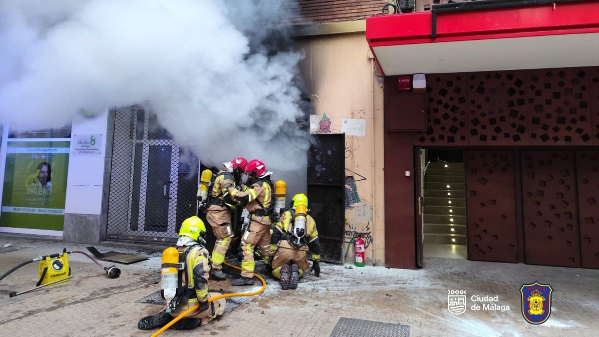 Incendio en un local junto al Teatro Soho de Banderas en Málaga