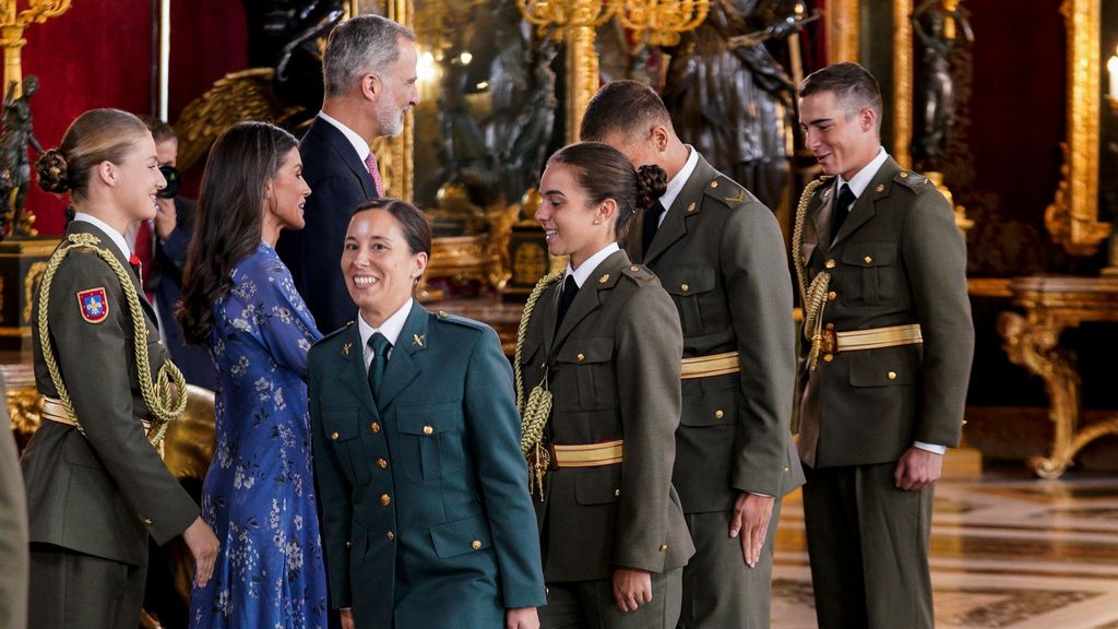 Los compañeros de Leonor en el besamanos del 12 de octubre de 2023.