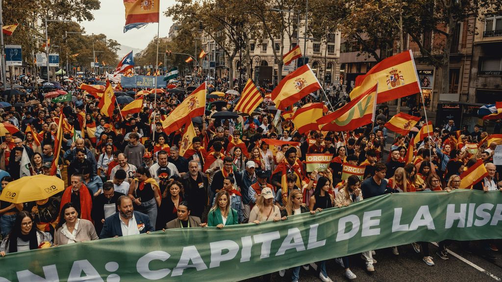 Cloncentración en Barcelona por la Fiesta Nacional de España