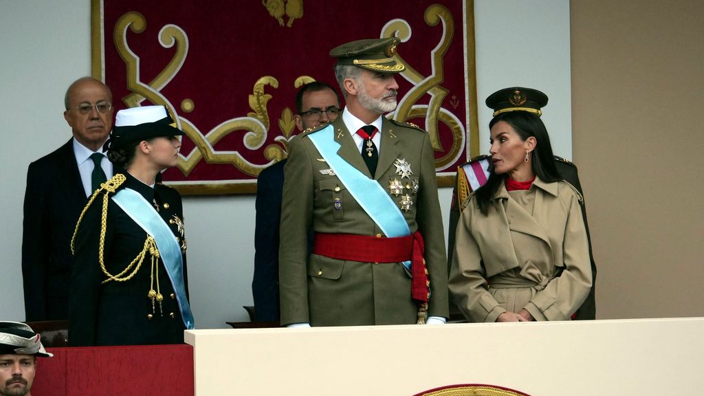 La familia real durante el desfile del Día del Hispanidad el 12 de octubre