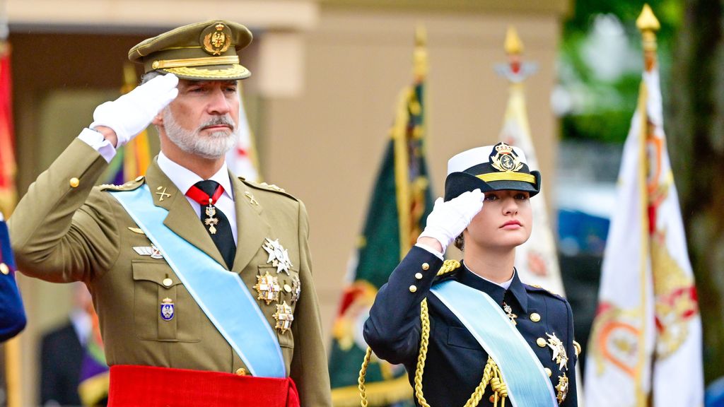 La princesa Leonor y el rey Felipe durante el día de la Hispanidad