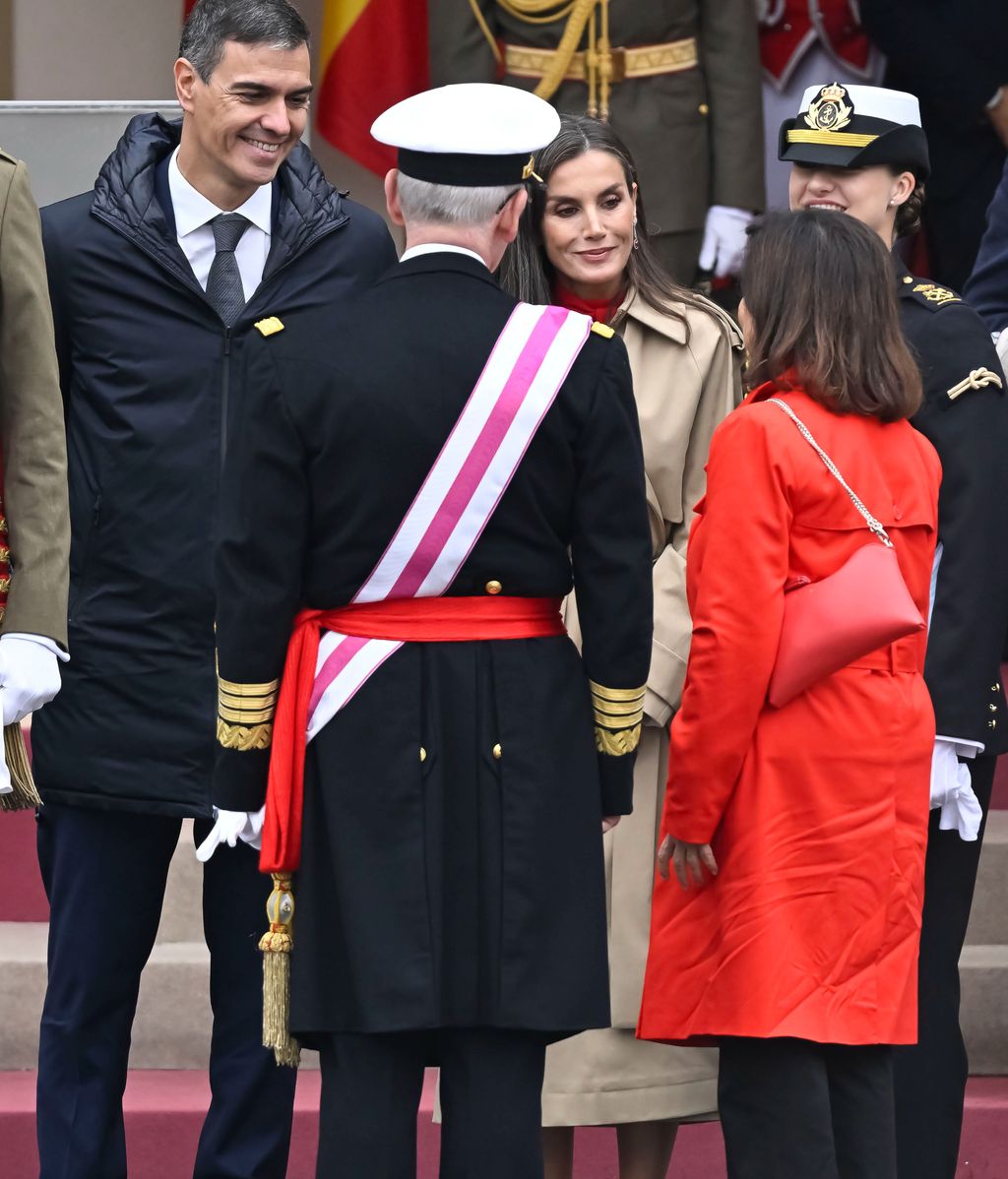 Margarita Robles durante el desfile del Día de la Hispanidad.jpg