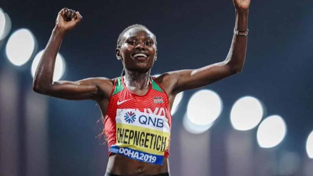 La keniana Ruth Chepngetich destroza el récord del mundo de maratón en Chicago