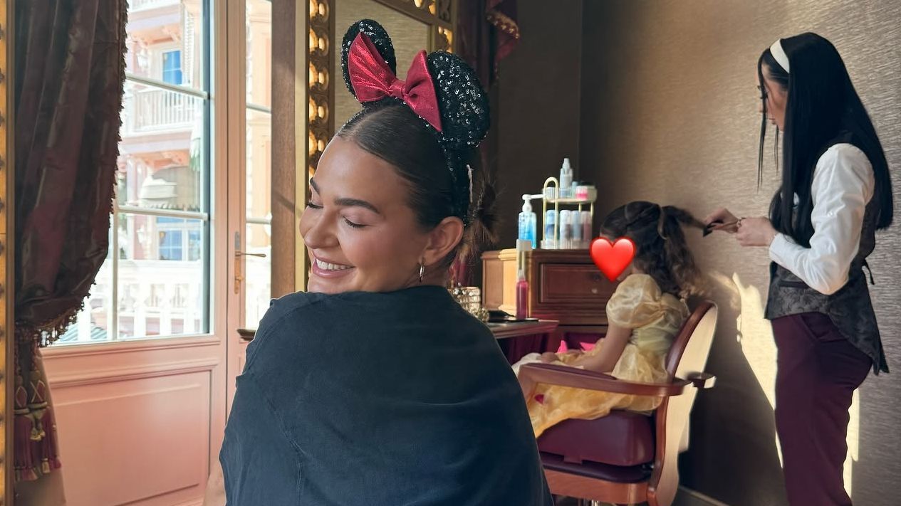 Así ha sido el viaje de Laura Escanes junto a su hija, Roma, por Disneyland París (Imagen de Instagram: @lauraescanes)