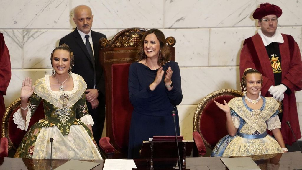 Catalá con las Falleras Mayores de 2024