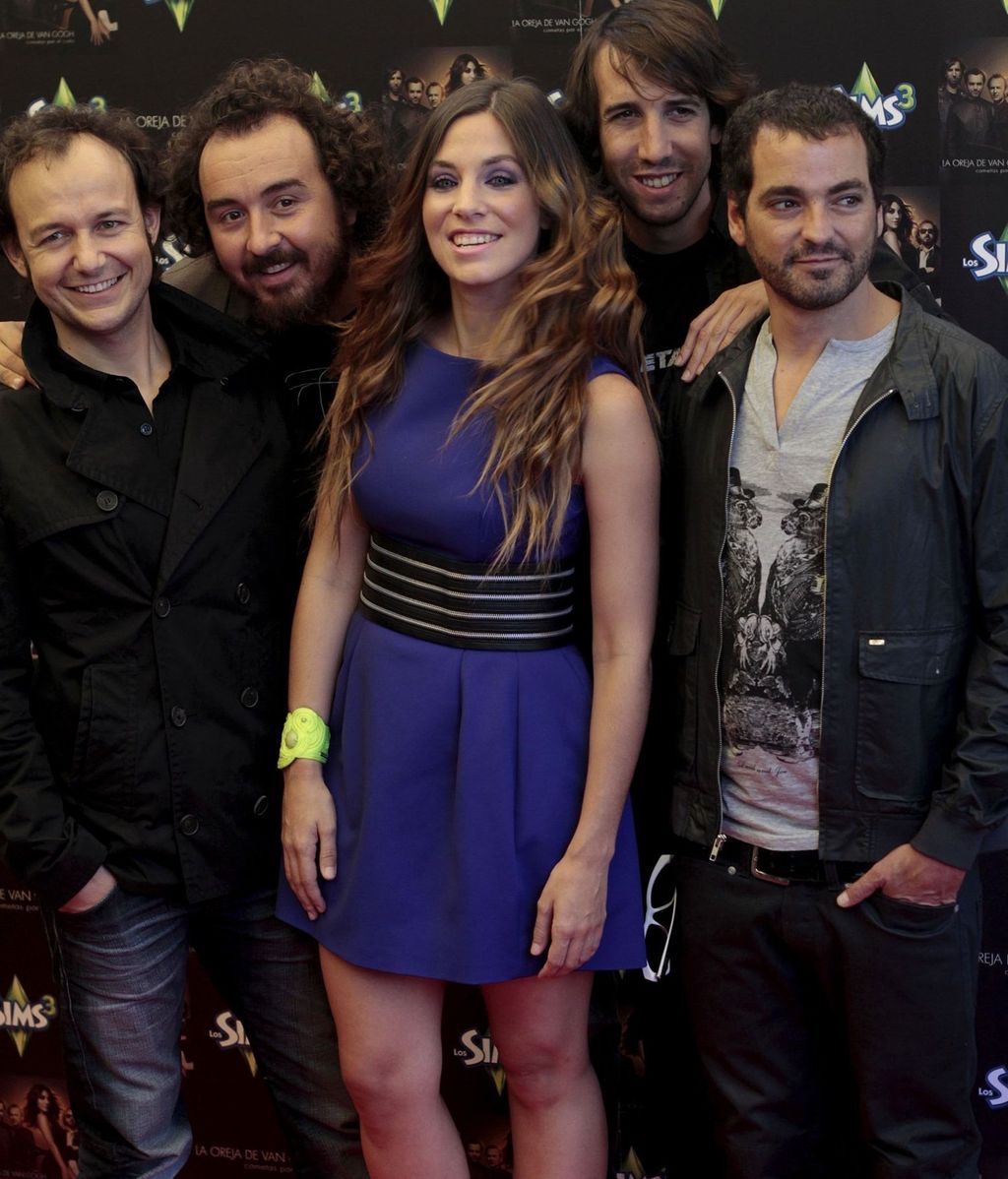 Leire, junto al resto de miembros de La Oreja de Van Gogh.