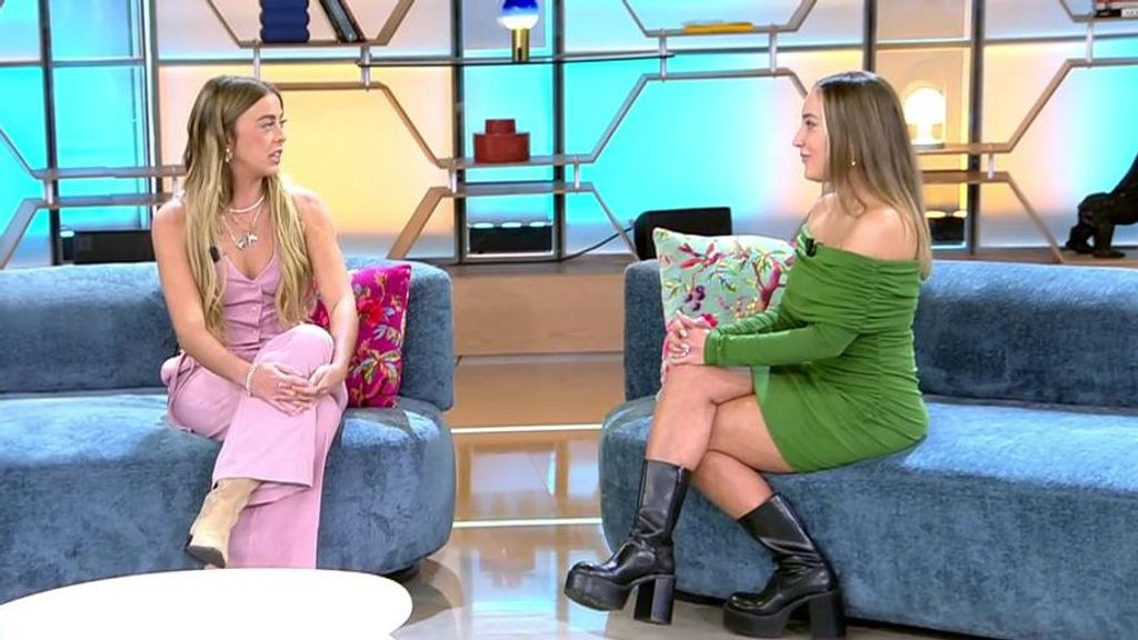 Mónica y Rocío, enemistadas por un cargador de móvil, zanjan una conversación pendiente en directo: “Hay mucha envidia”