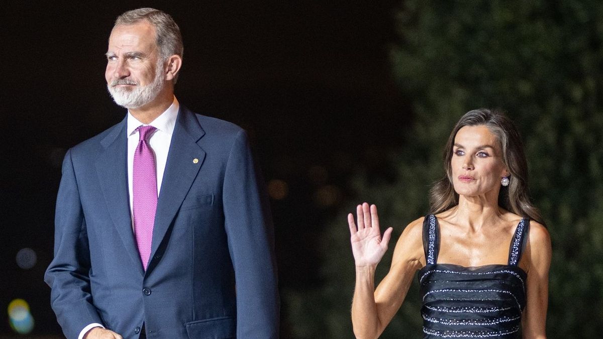 Letizia y Felipe VI en los Premios Planeta 2024.