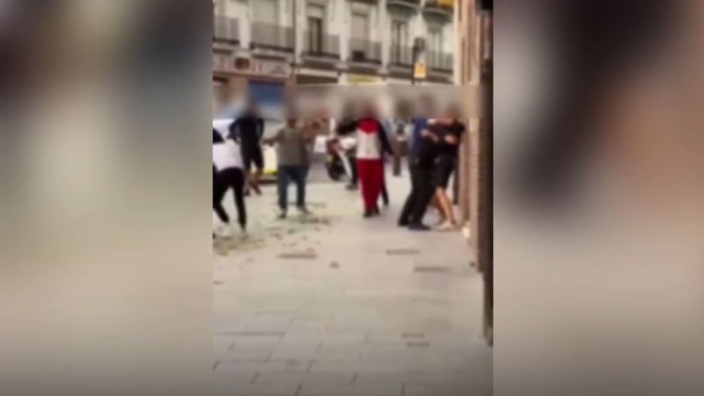 Agreden a dos policías locales en Maracena, Granada, y atacan el vehículo policial con un bate de béisbol